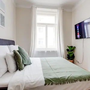 Apartment Modern Quiet Next To Wenceslas Square - Vs, Prague