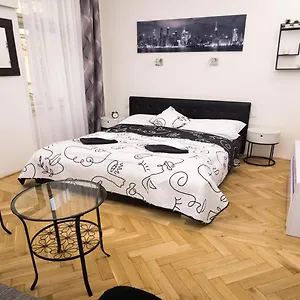 Black & White By Wenceslas Square And Muzeum Apartamento